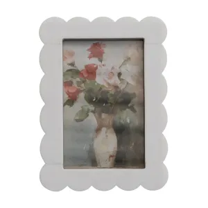 Resin & MDF Scalloped Photo Frame - White